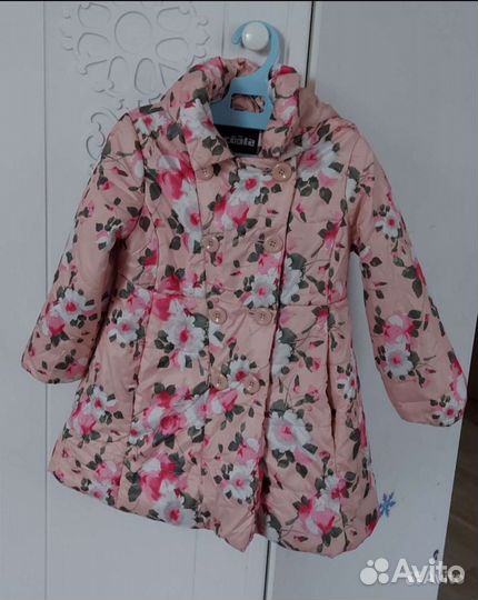 Продам верхнюю одежду для девочки р.98-104