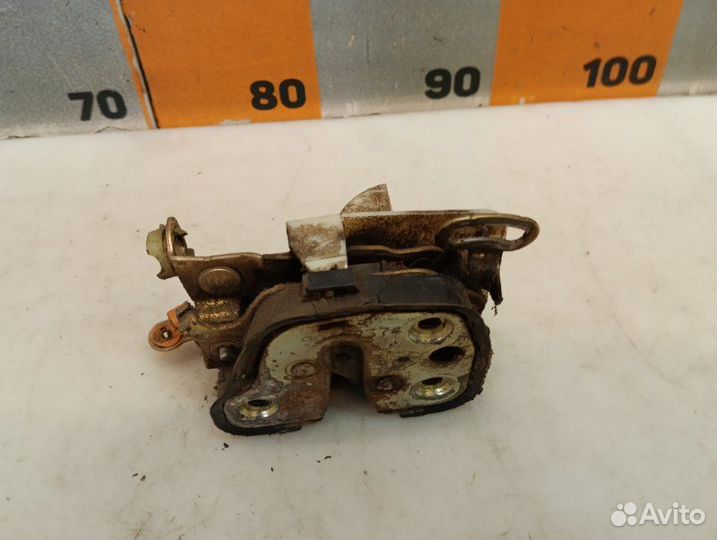 Замок двери передней правой Opel Corsa B 1.0 1997