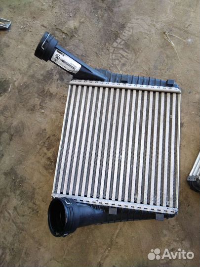 Интеркулер правый туарег