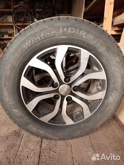 Hankook Winter I'Pike RS2 W429 215/65 R16 98T