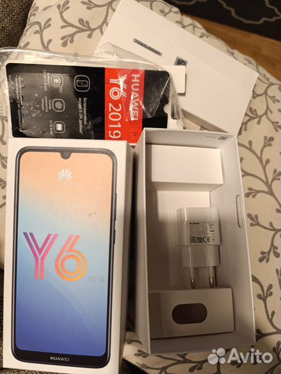 HUAWEI Y6 (2019), 2/32 ГБ