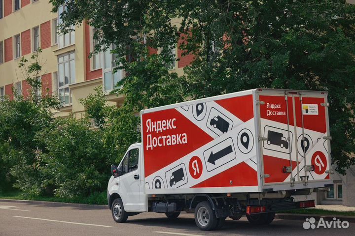 Водитель с личным грузовым автомобилем