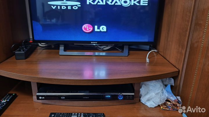 DVD-плеер с караоке LG DKS-9500H