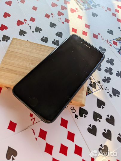 iPhone SE (2020), 128 ГБ