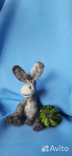 Шерстяные игрушки на Платановой аллее по выходным