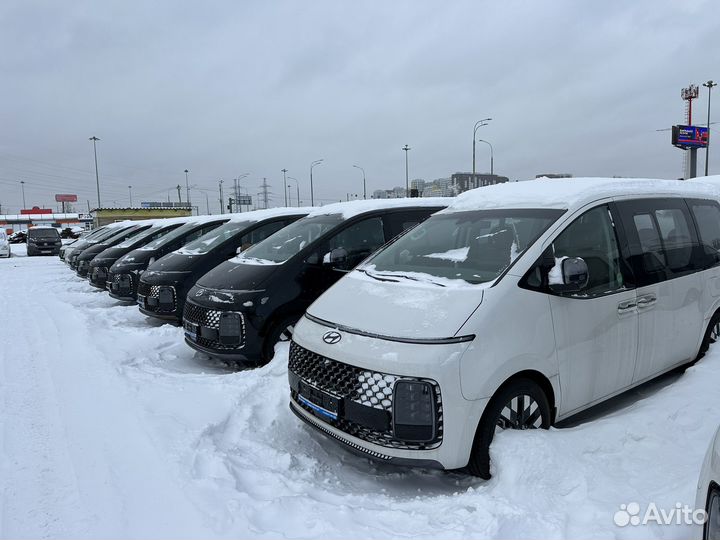 Hyundai Staria 2.2 AT, 2023, 57 км