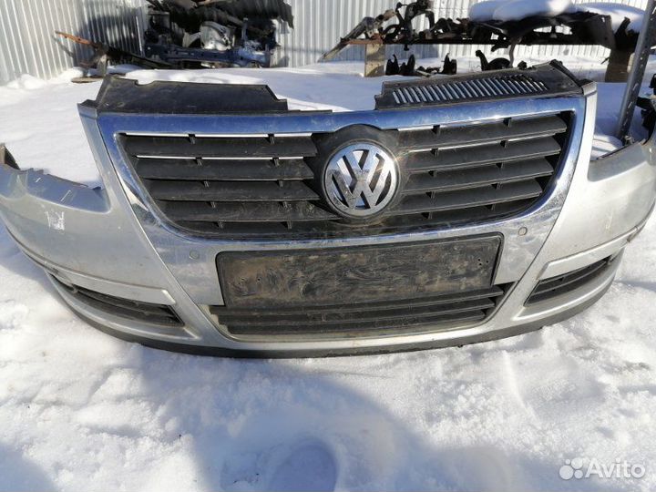Бампер передний Volkswagen Passat B6 цвет 8E A7W