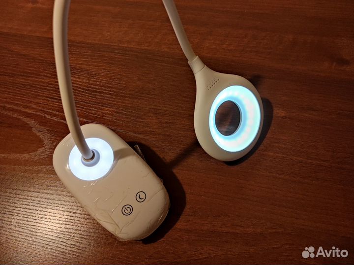 Лампа настольная диодная на гибкой ножке прищепкой