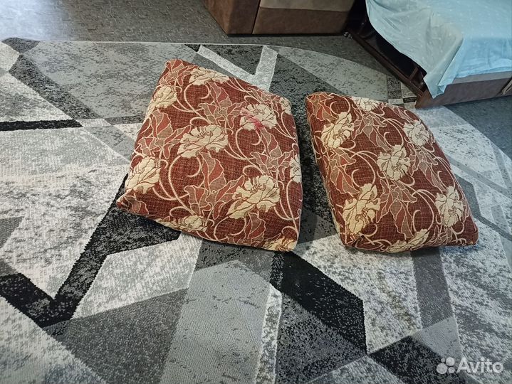 Диванные подушки бу