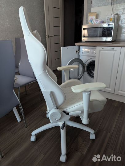 Компьютерное кресло Zone51 Frost