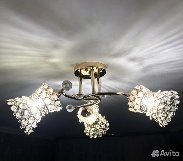 Продам люстру