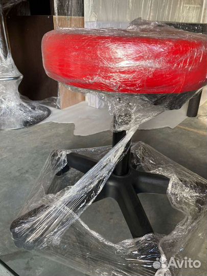 Стул на колесиках