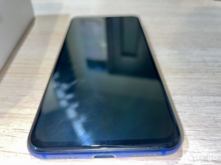 Телефон Xiaomi Mi 9 SE
