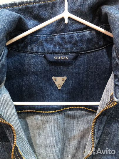 Guess комбинезон с юбклй-шорты 44-46