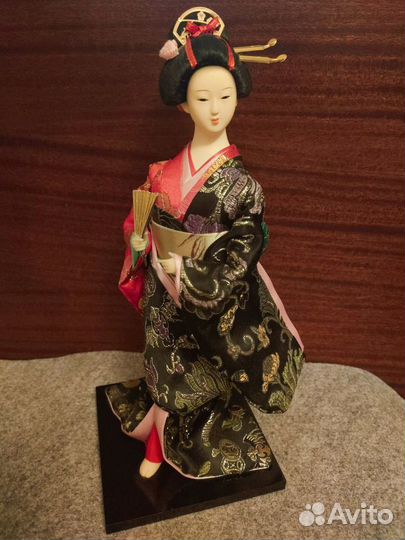 Статуэтка Гейши на подставке