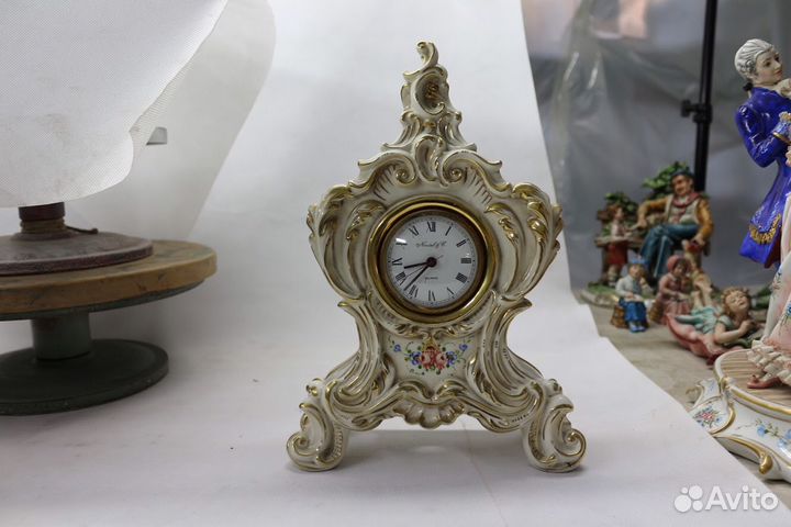 Часы в стиле Барокко из фарфора Италия