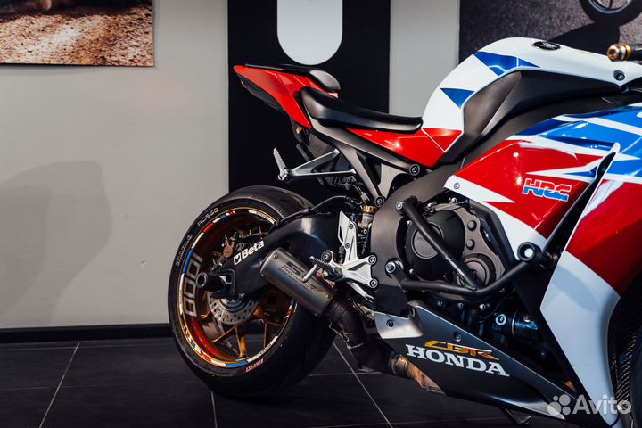 Honda CBR1000RA FireBlade