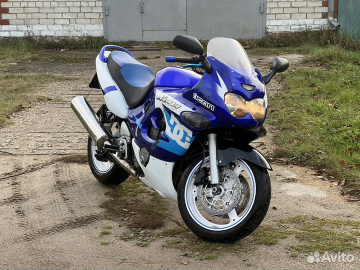 Suzuki GSX R-750 (2006 Katana)