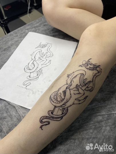 Мастер татуировки