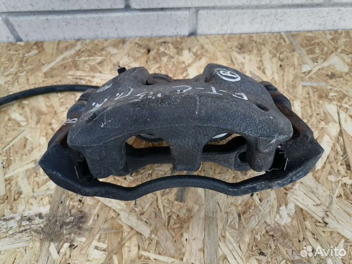 Ford Tourne Transit Custom Суппорт передний правый