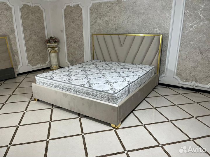 Кровать с механизмом