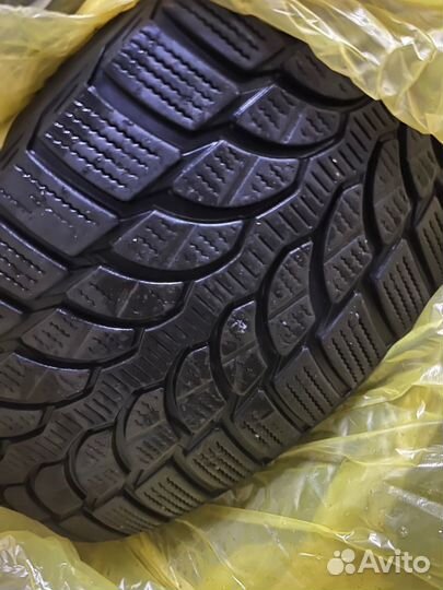 Bridgestone Blizzak LM-32 215/40 R18 89VR