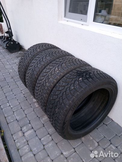 Bridgestone Blizzak Spike-01 255/50 R19