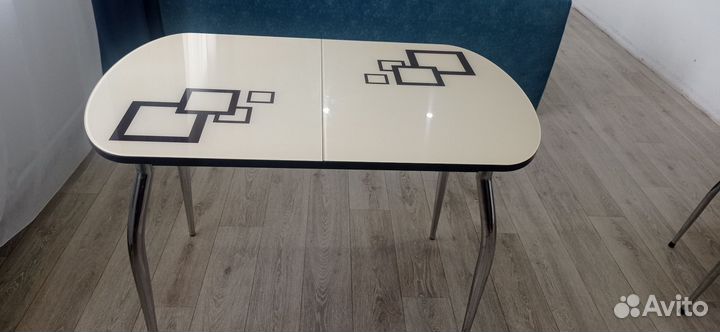 Кухонный стол стеклянный раскладной