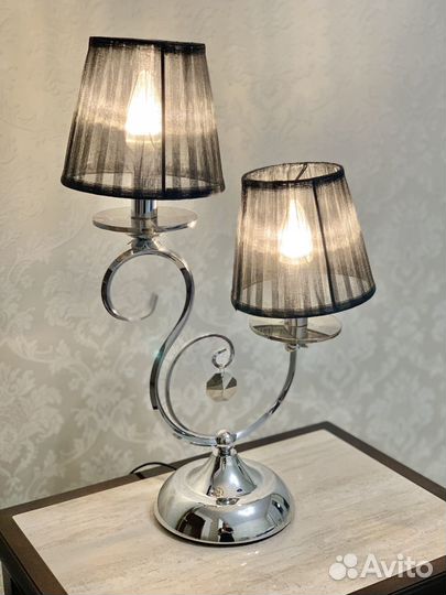 Лампа настольная