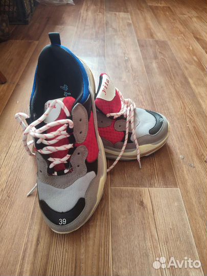 Кроссовки Новые