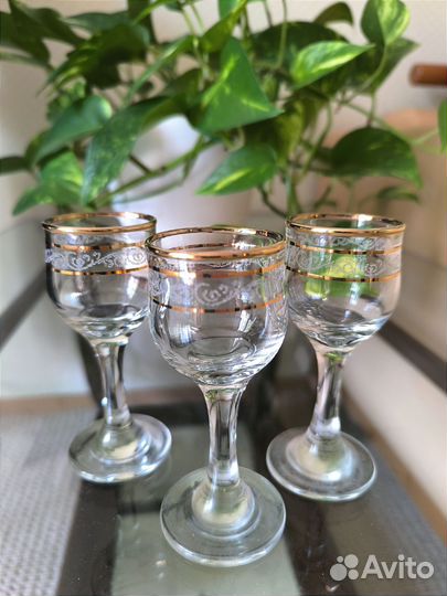 Стаканы, фужеры, рюмки