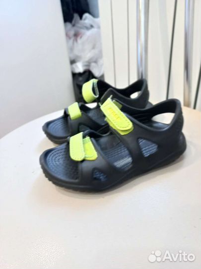 Сандалии crocs c7
