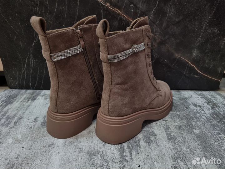 Новые зимние женские ботинки