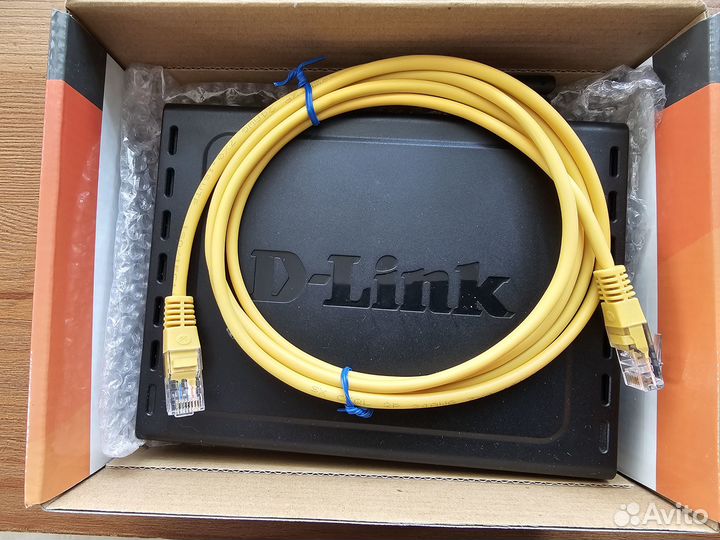 Модем с роутером D-link DSL-2640 новый без адаптер