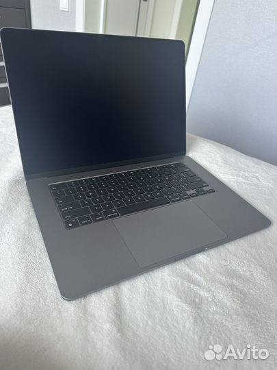 Apple MacBook air 15