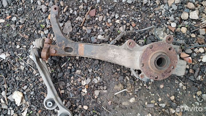 Поворотный кулак от Ауди А6С5 олроуд 2004 г