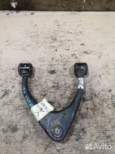 Рычаг Toyota Crown JZS171 (Переднее Левое Верхнее)