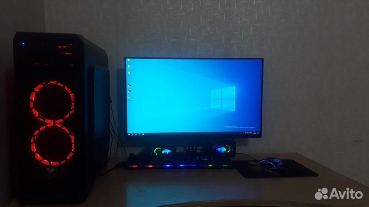 Игровой компьютер с монитором