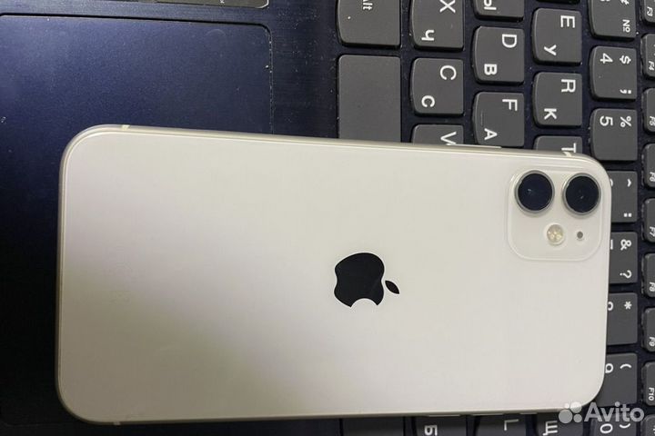 iPhone 11, 64 ГБ