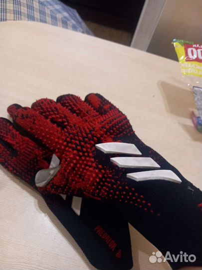 Футбольные перчатки adidas predator ориг 7 размер
