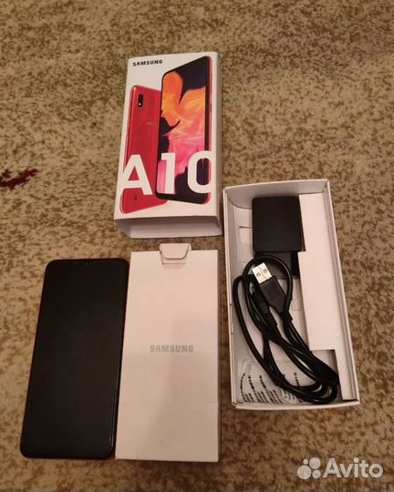 Samsung Galaxy A10, 2/32 ГБ