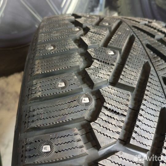 Pirelli Ice Zero 295/40 R21 111H