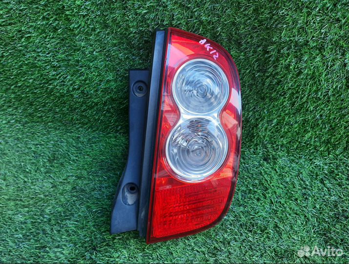1411 Стоп-сигнал задний правый Nissan March III