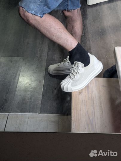 Кроссовки мужские 42 размер новые