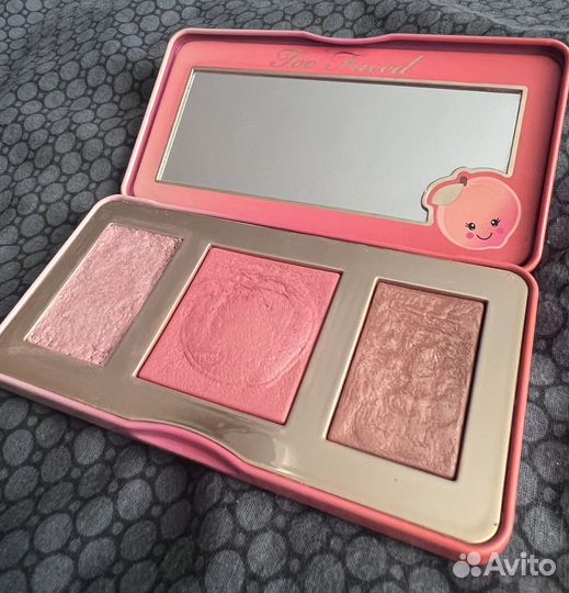 Too faced sweet peach glow