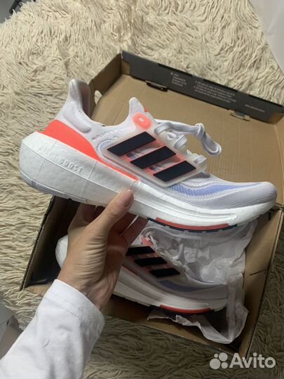 Беговые кроссовки adidas ultraboost light