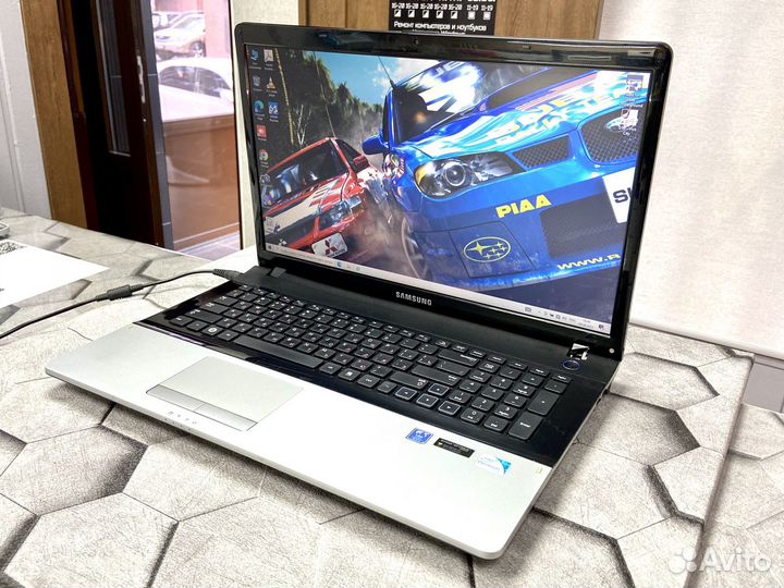 Ноутбук Samsung 17