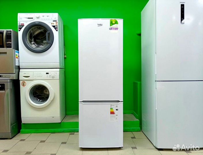 Холодильник узкий бу Beko. На гарантии