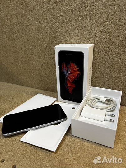 Телефон iPhone 6s