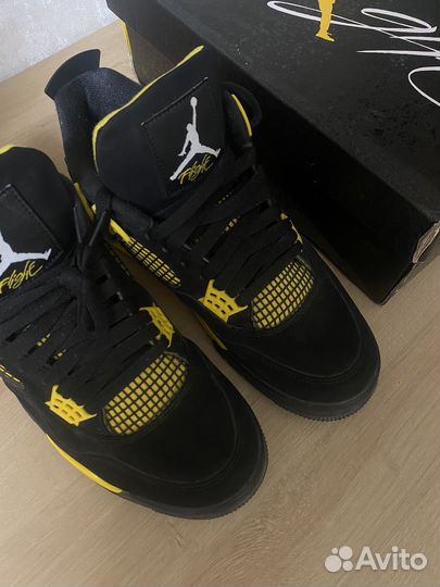 Nike air jordan 4 yellow thunder